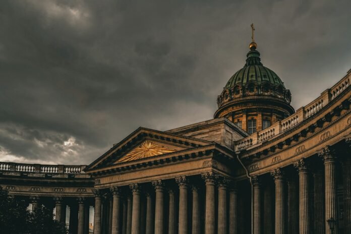 Saint Petersburg — sawir kayd ah