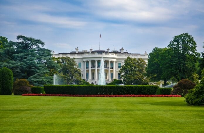 Aqalka Cad — sawir kayd ah Dhismaha Aqalka Cad ee Washington — sawir kayd ah